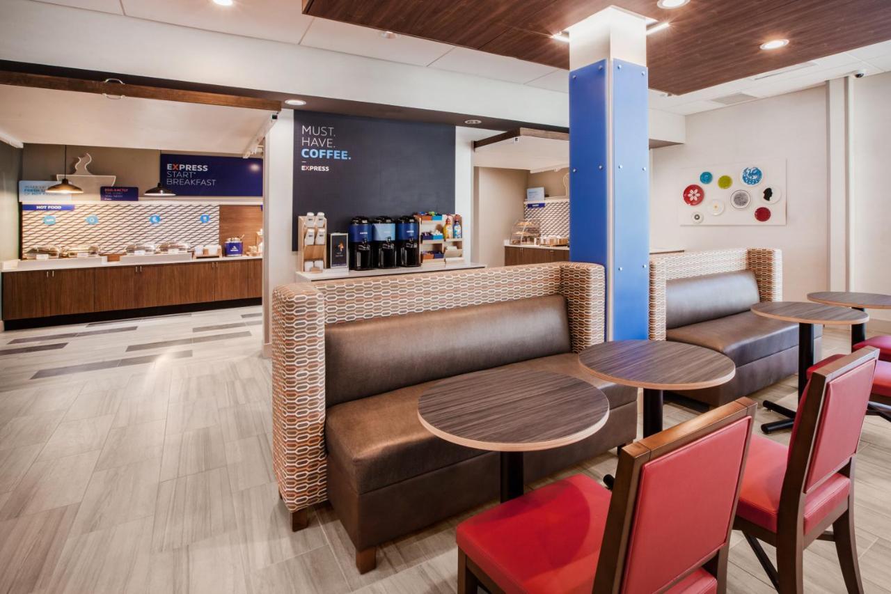 Holiday Inn Express & Suites - Stafford Nw - Sugar Land By Ihg Exterior photo