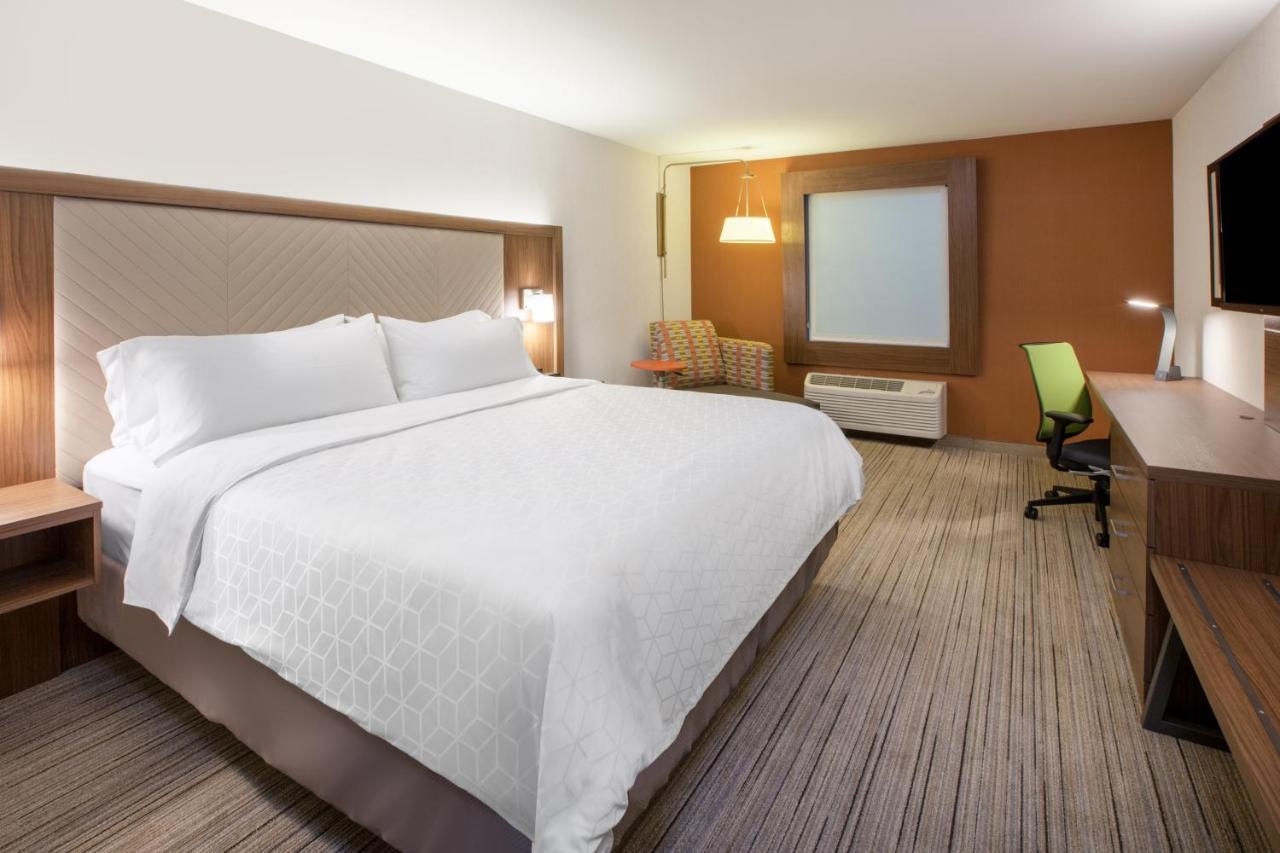 Holiday Inn Express & Suites - Stafford Nw - Sugar Land By Ihg Exterior photo