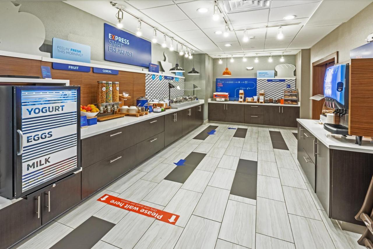 Holiday Inn Express & Suites - Stafford Nw - Sugar Land By Ihg Exterior photo
