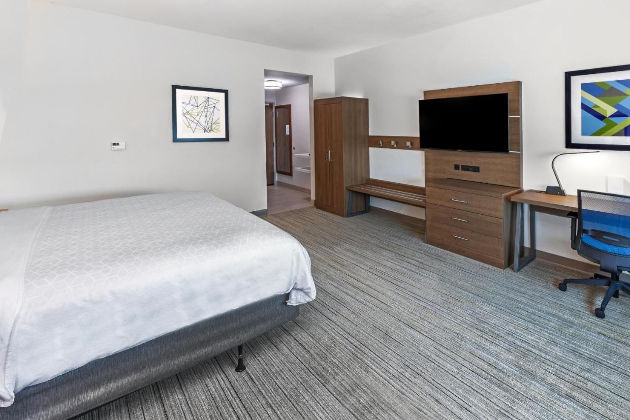 Holiday Inn Express & Suites - Stafford Nw - Sugar Land By Ihg Exterior photo