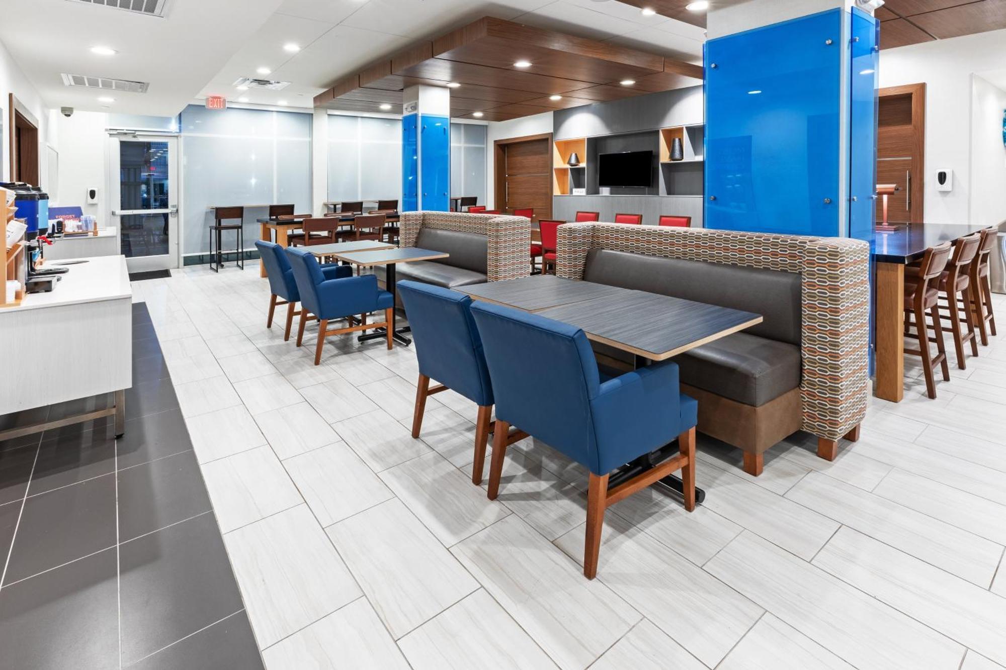Holiday Inn Express & Suites - Stafford Nw - Sugar Land By Ihg Exterior photo
